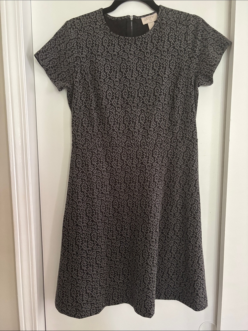 LOFT Outlet Black and Gray Short Sleeve Floral Fit-and-Flare Dress